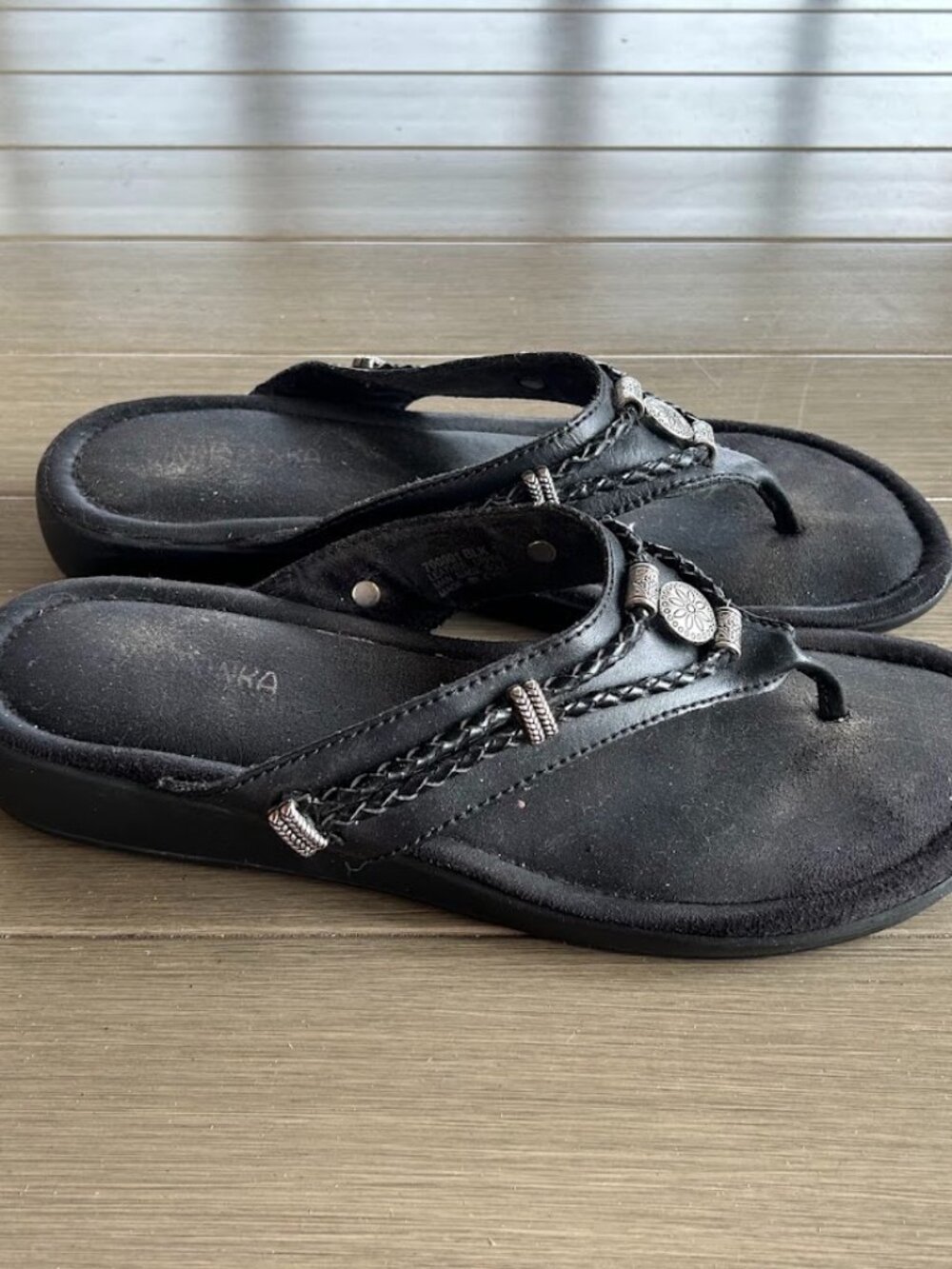 Minnetonka Black Leather Silver Jewel Silverthorn Flip Flop Thong Sandals Sz 10M